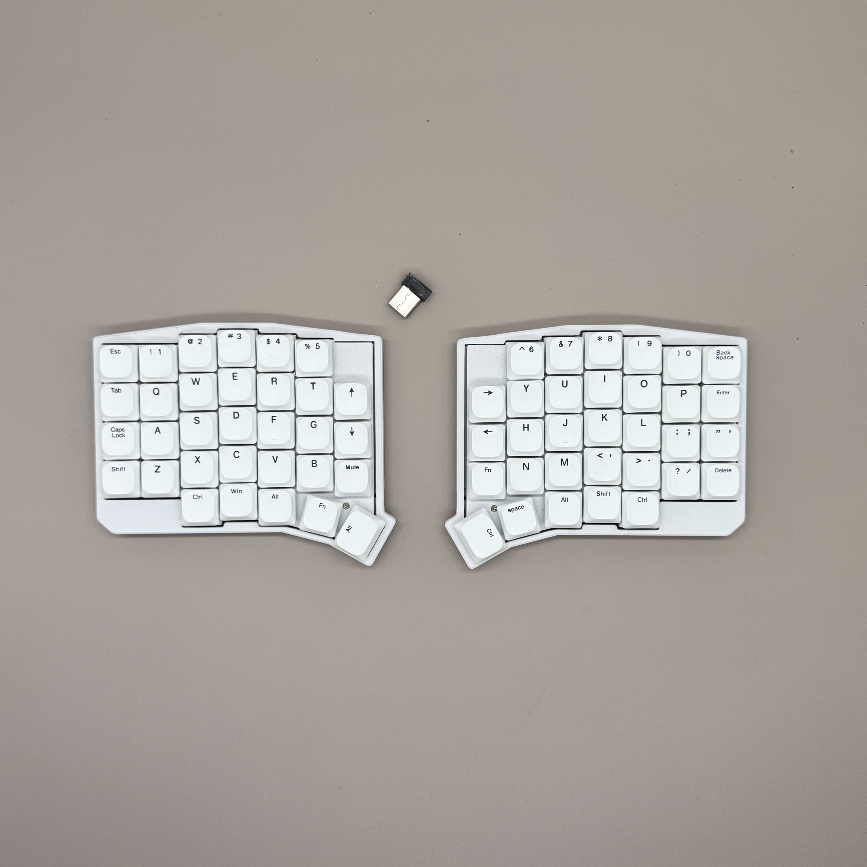 SOFLE Low Profile Split Keyboa - Gaming Keyboard Bundle のレビューと価格