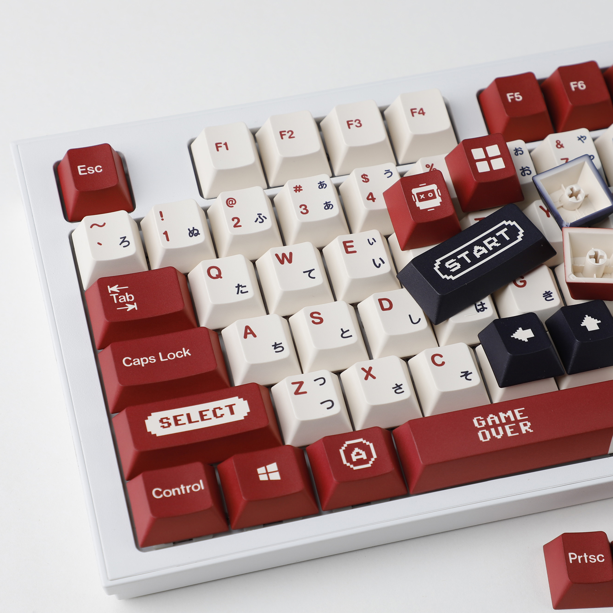 Gameboy Retro Red Beige Dye Su - Gaming Keyboard Tkl のレビューと価格